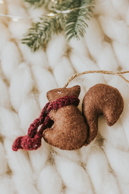 ornament de brad veverita