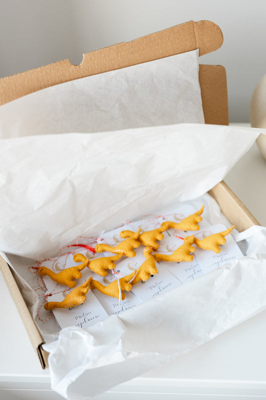 Cutie 10 martisoare "Happy dino "gradinita