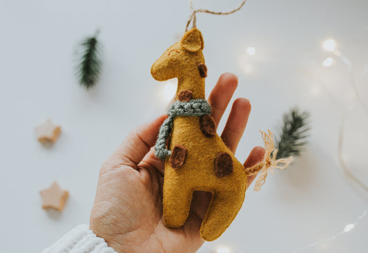 Ornament de brad - Girafa cu fular