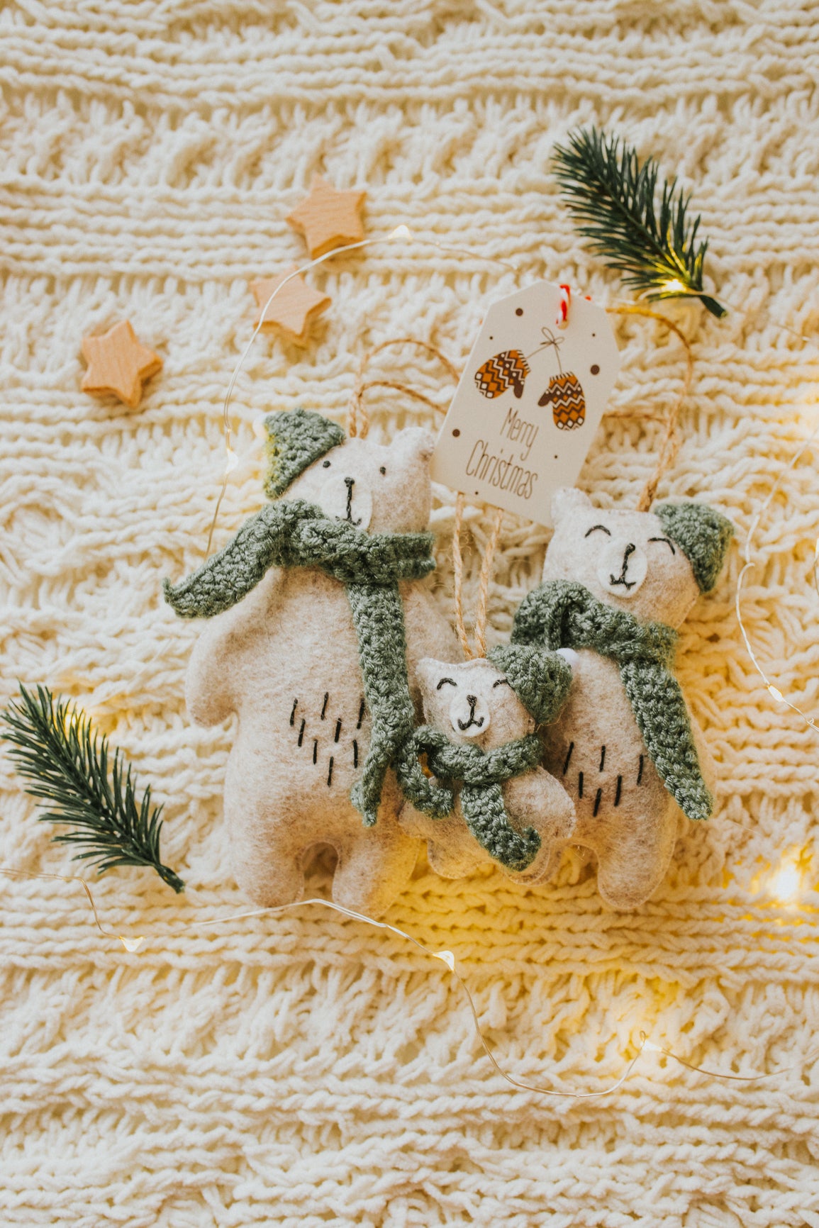 Ornament de brad Craciun-Familia de ursuleti cu 3 membrii