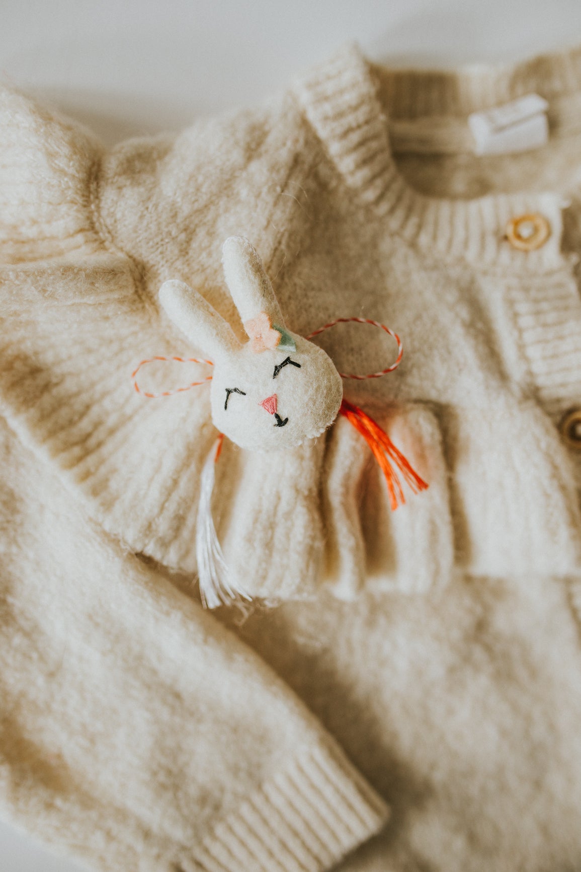 martisor iepure alb