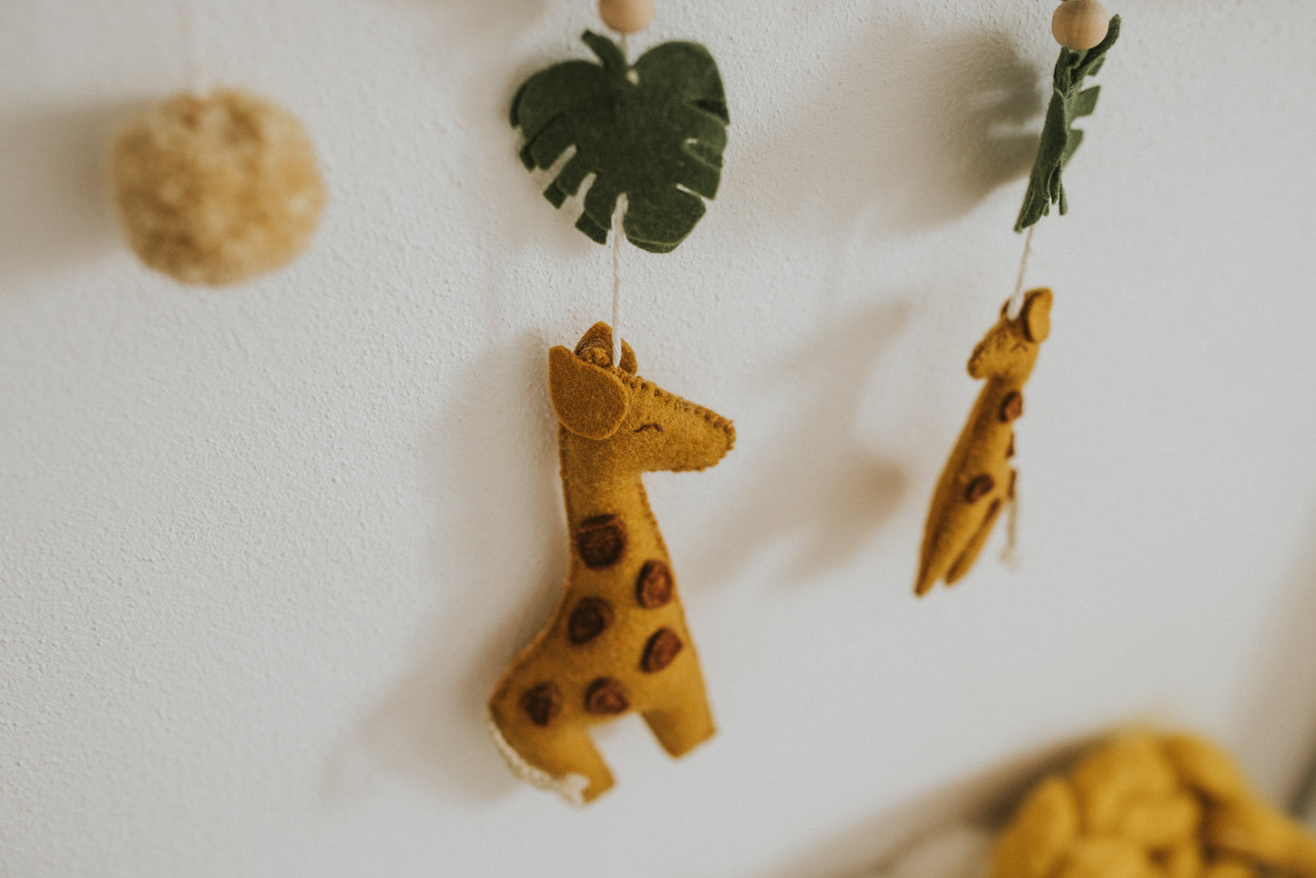 Wall hang " Moomy & giraffe baby"